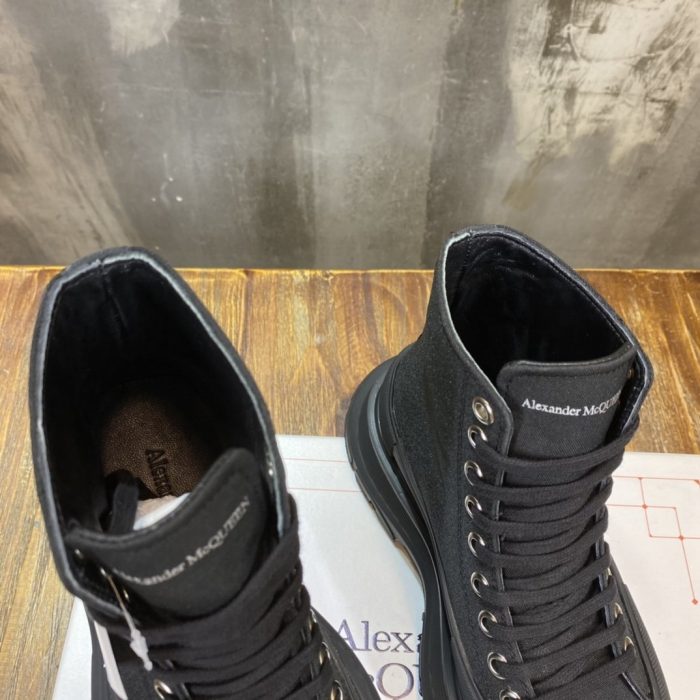 复刻Alexander McQueen 女式 Tread Slick 靴子棉质黑色 604254W4MV21000