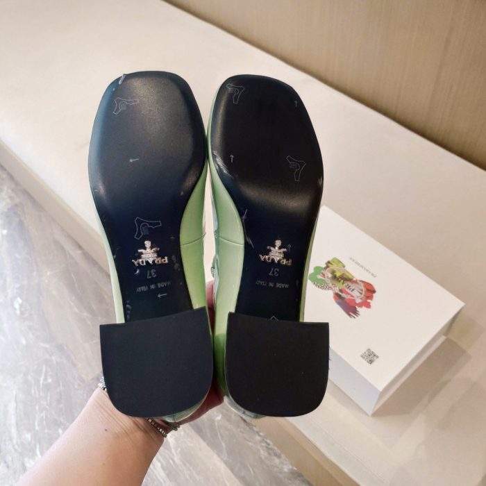 Prada 女式专利绿色高跟鞋 1.8 英寸/45 毫米 PRD