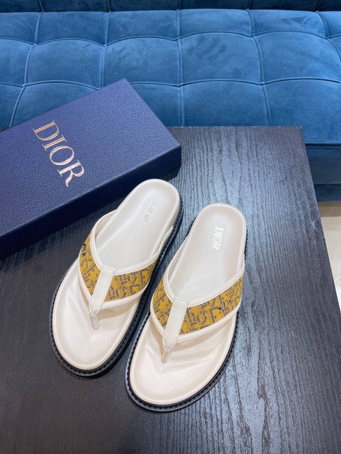 高仿迪奥（Christian Dior）男士水色凉鞋白色 CD