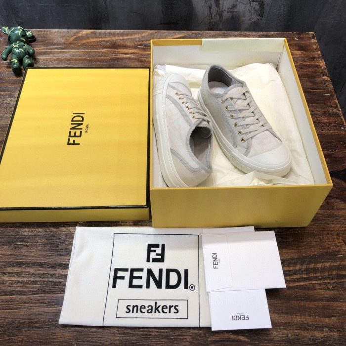 Fendi 女式多米诺骨牌织物运动鞋灰色