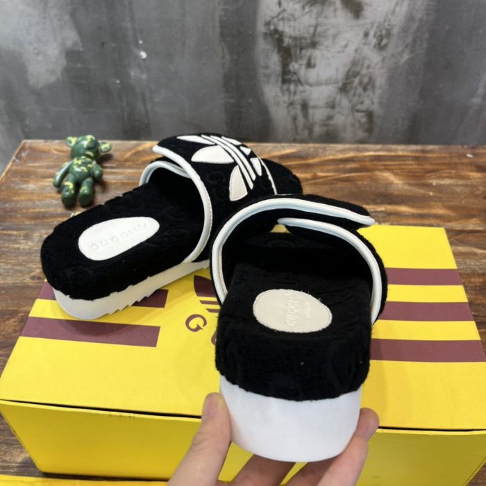 Gucci x Adidas 男士厚底 GG 凉鞋黑色 702412