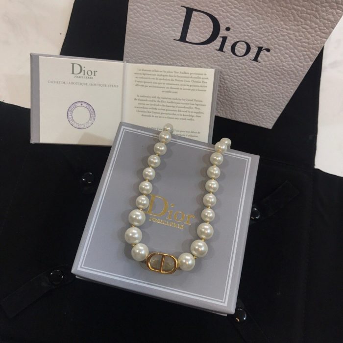 Dior 项链 Stering Pearl 品质：1:1 附赠 Dior 盒子