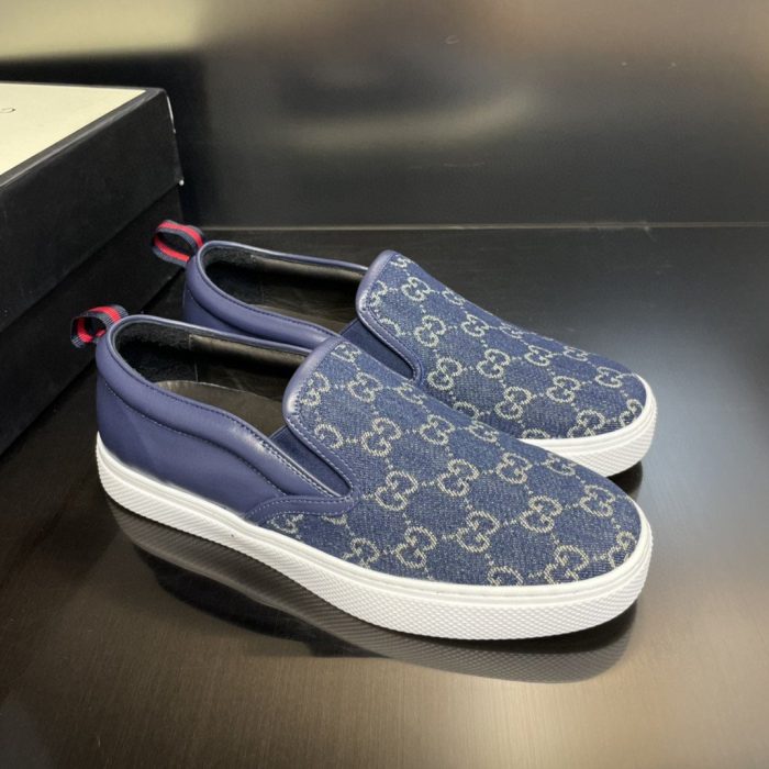 Gucci 男士 GG Supreme 一脚蹬运动鞋蓝色 407362