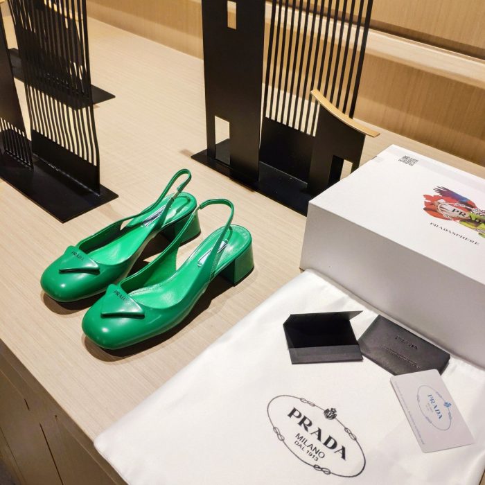 Prada 女式专利露跟高跟鞋 深绿色 1.8 英寸/45 毫米 PRD