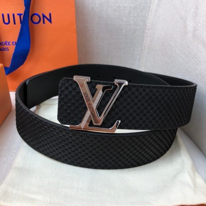 高仿Louis Vuitton 首字母 LV 腰带 Damier 黑色配银扣 LV 女士皮带