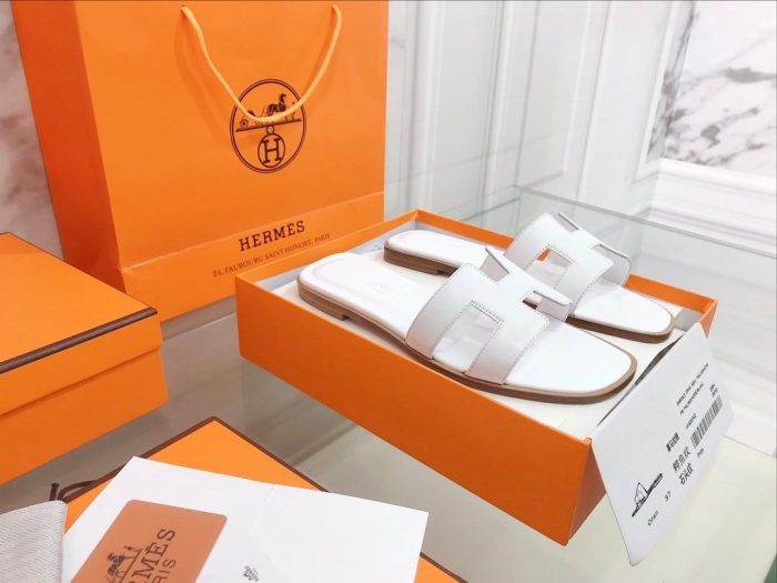 Hermes Oran 女式凉鞋白色，女鞋 H021056Z 02365