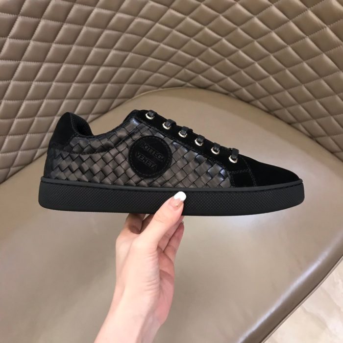 Bottega Veneta 男士运动鞋黑色 85024