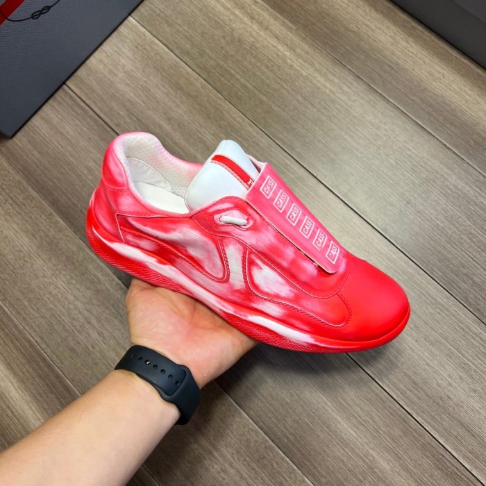 Prada Cass x Prada 美洲杯“Sust4in”男士运动鞋龙卷风红色 1.4 英寸/35 毫米 PRD PSO906_3LLN_F03AF