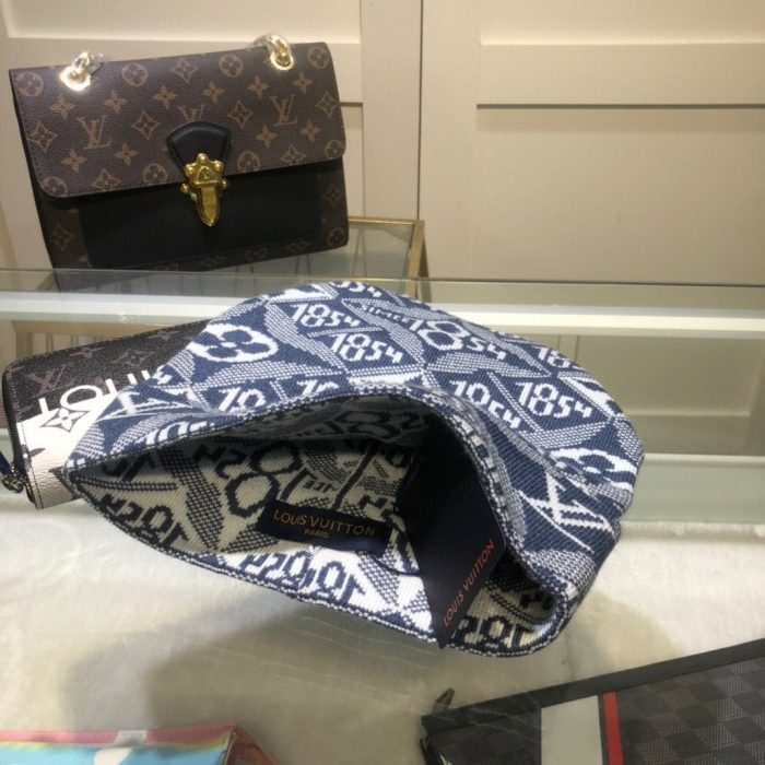 Louis Vuitton 蓝色 LV 头饰无檐小便帽