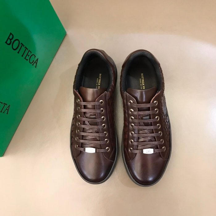 Bottega Veneta 男士运动鞋棕色 85024