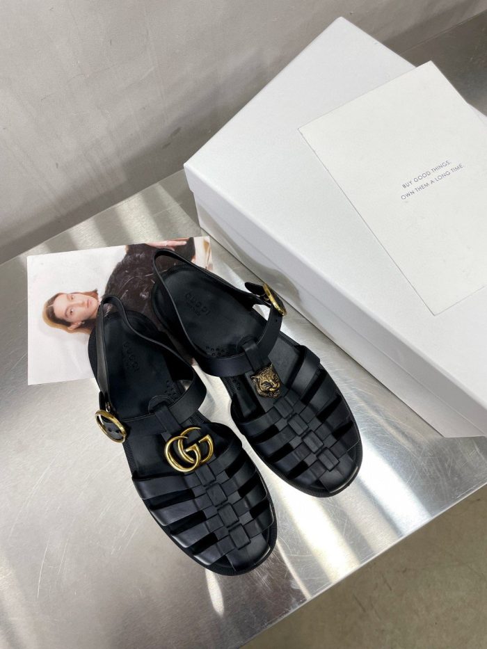 Gucci 女式橡胶扣带凉鞋黑色 463463 J8700 1000