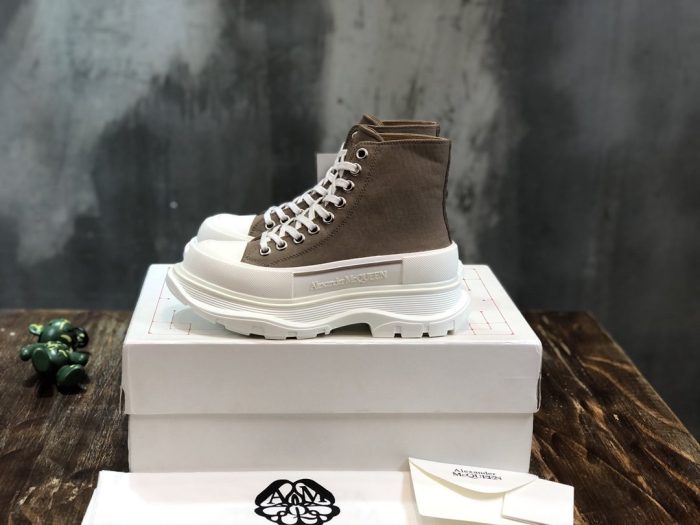 复刻Alexander McQueen 女式 Tread Slick 靴子棉质棕色