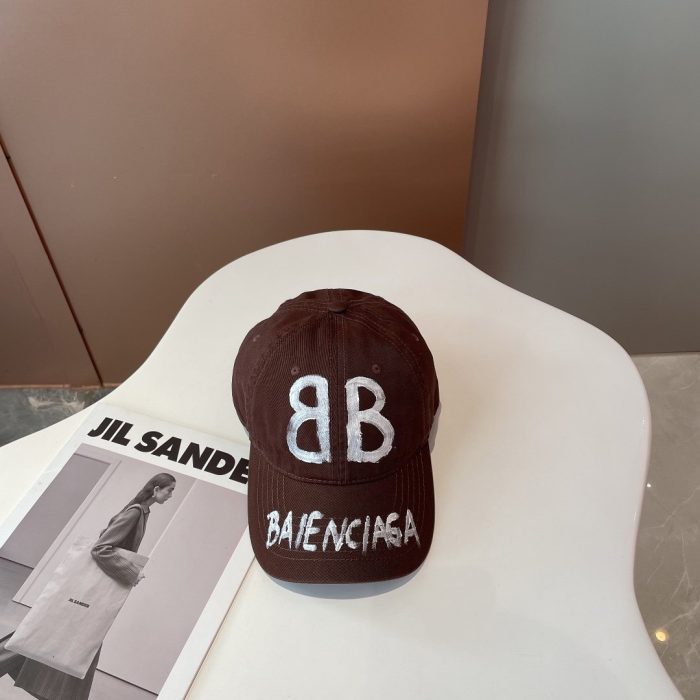 Balenciage BB 喷涂棕色帽子