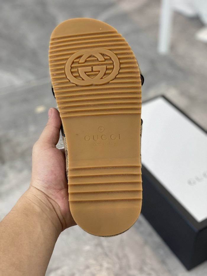 Gucci 男士 GG 十字交叉拖鞋米色 男士 429362