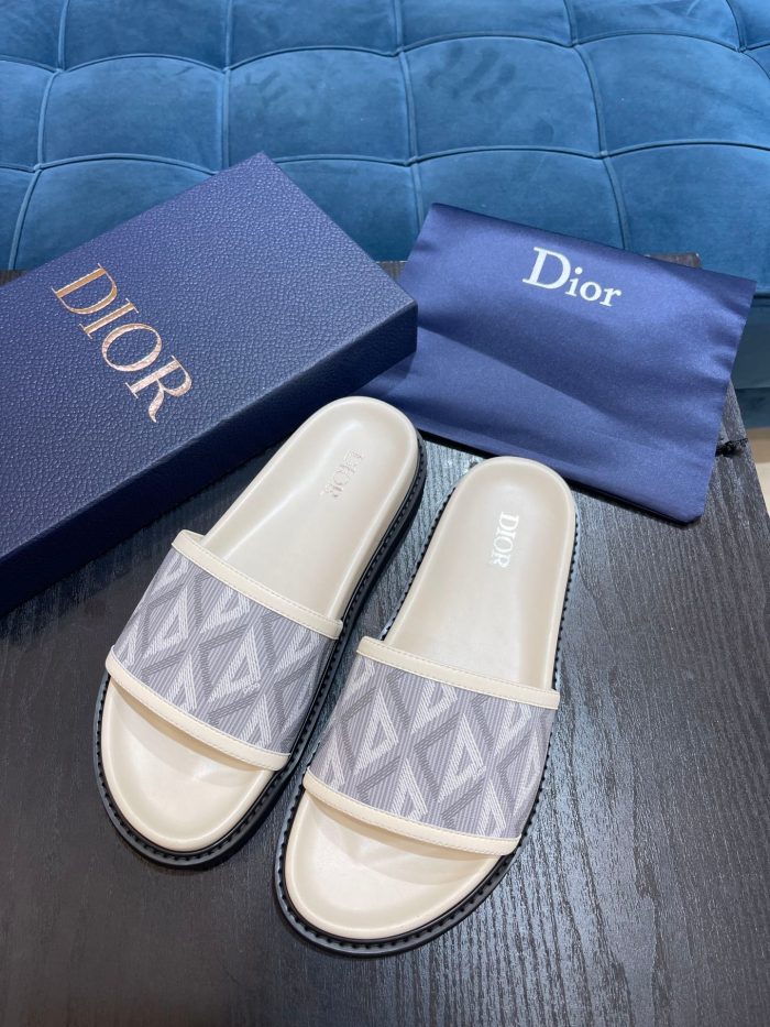 高仿迪奥（Christian Dior）男士水色凉鞋白色 CD