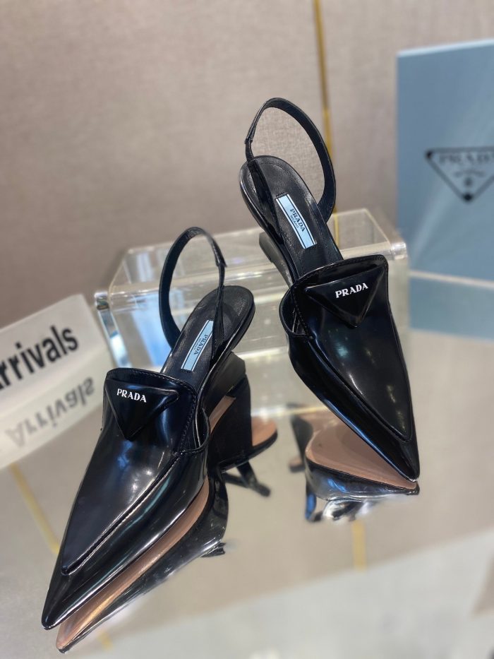 Prada 女式拉绒露跟高跟鞋黑色 2.6 英寸/65 毫米 PRD 1I885M_055_F0002_F_A065