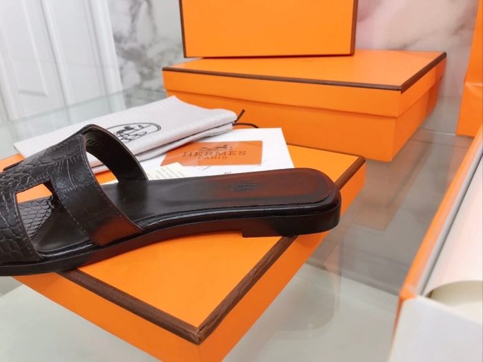 Hermes Oran 女式凉鞋黑色，女鞋