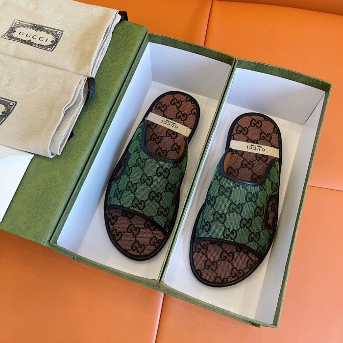 Gucci 男士 GG Supreme 凉鞋橙色和绿色 624879