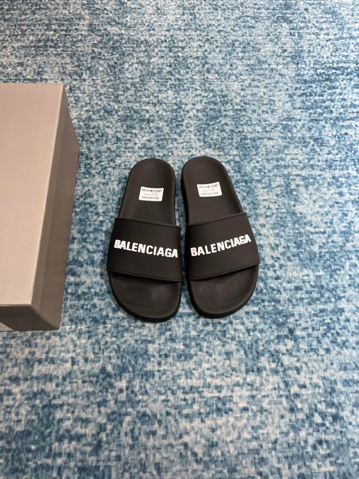 Balenciaga 男士泳池拖鞋黑色