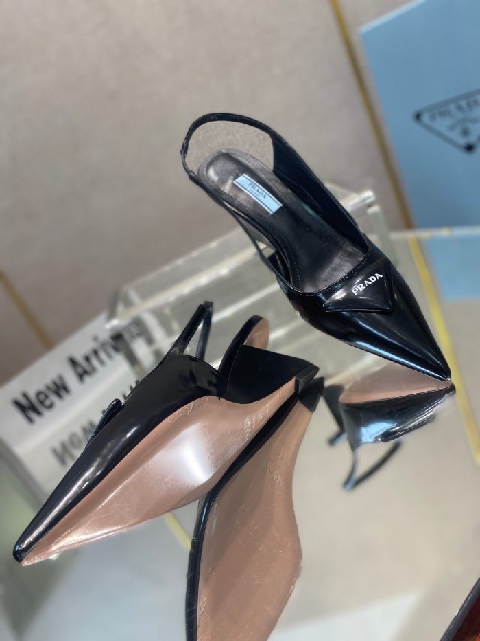 Prada 女式拉绒露跟高跟鞋黑色 2.6 英寸/65 毫米 PRD 1I885M_055_F0002_F_A065