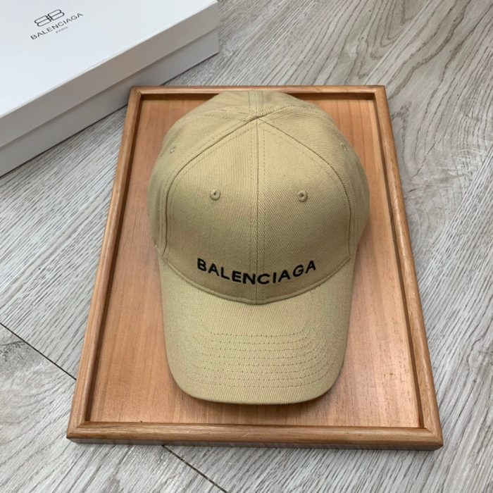 Balenciaga 米色徽标前帽