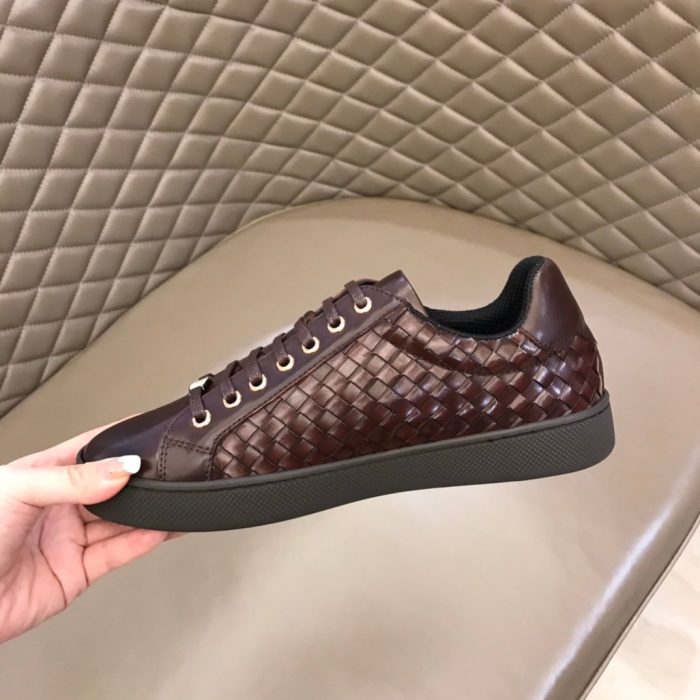 Bottega Veneta 男士运动鞋棕色 85024