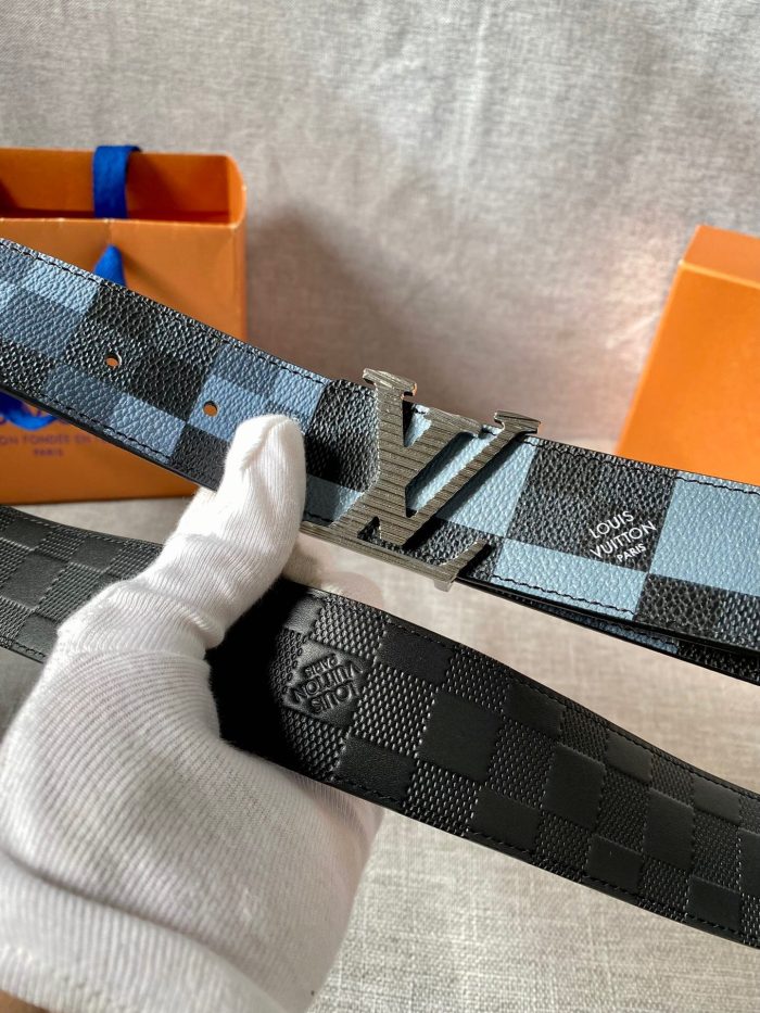 高仿Louis Vuitton 首字母双面 LV 腰带 Damier Graphite Giant Blue LV 女士腰带