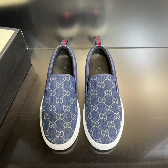 Gucci 男士 GG Supreme 一脚蹬运动鞋蓝色 407362