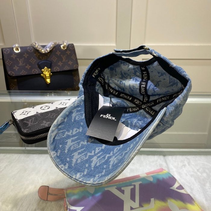Fendi 棒球帽 蓝色 Fendi 棒球帽