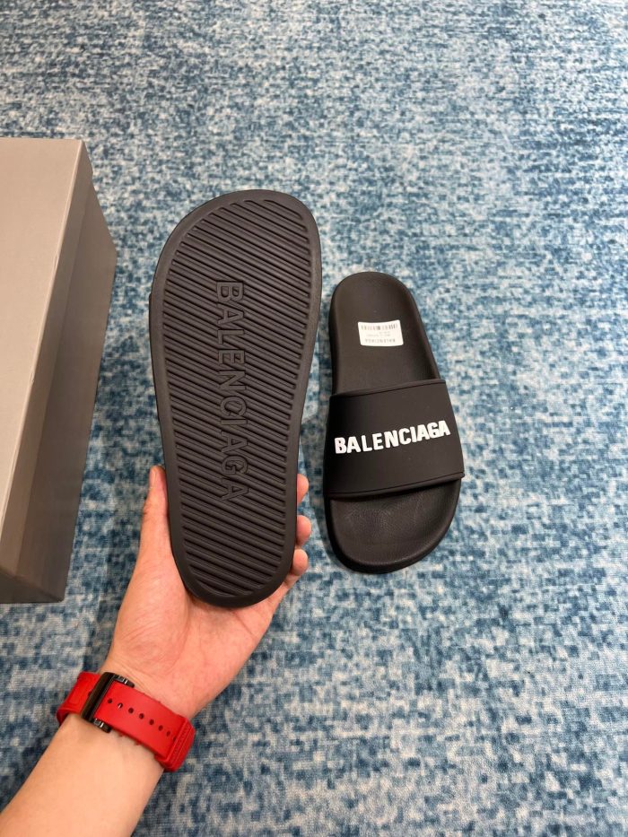 Balenciaga 男士泳池拖鞋黑色