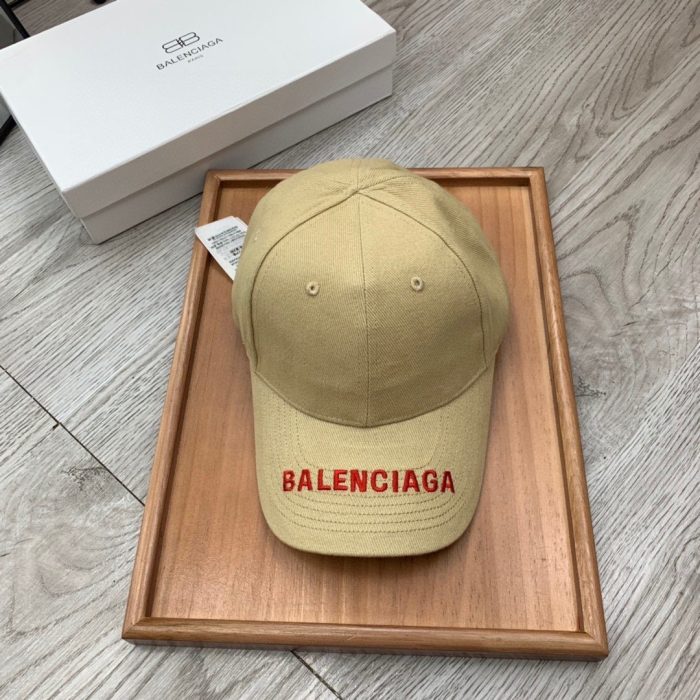 Balenciaga 米色徽标遮阳帽