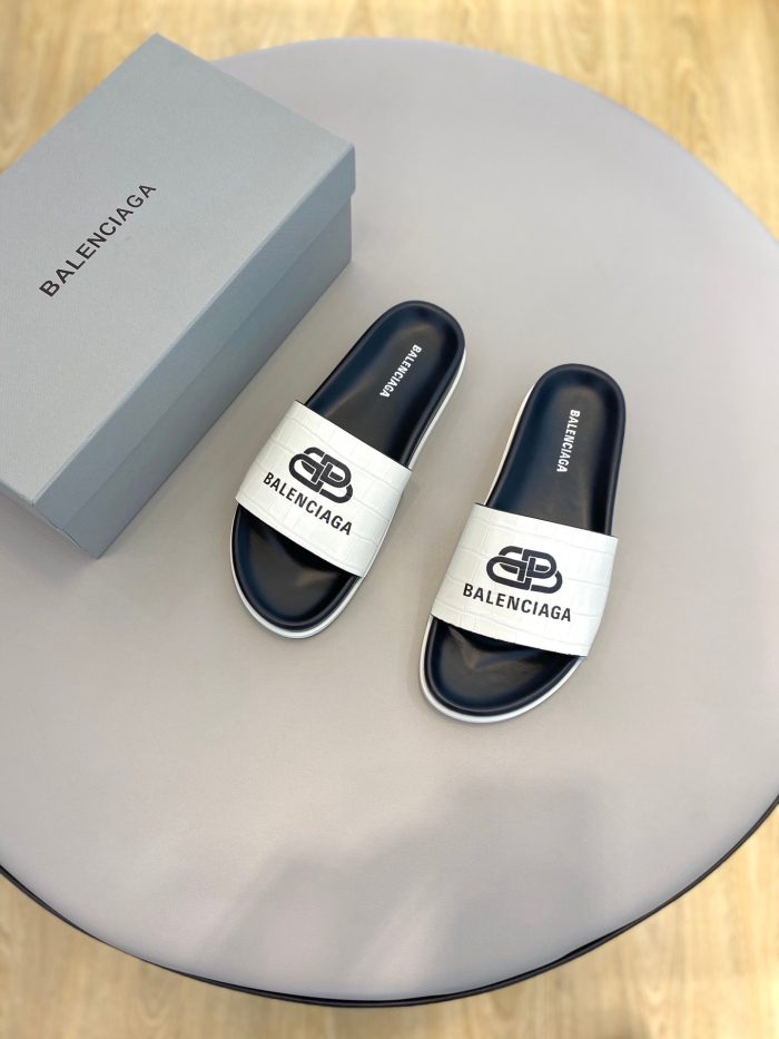 Balenciaga 女式泳池拖鞋白色