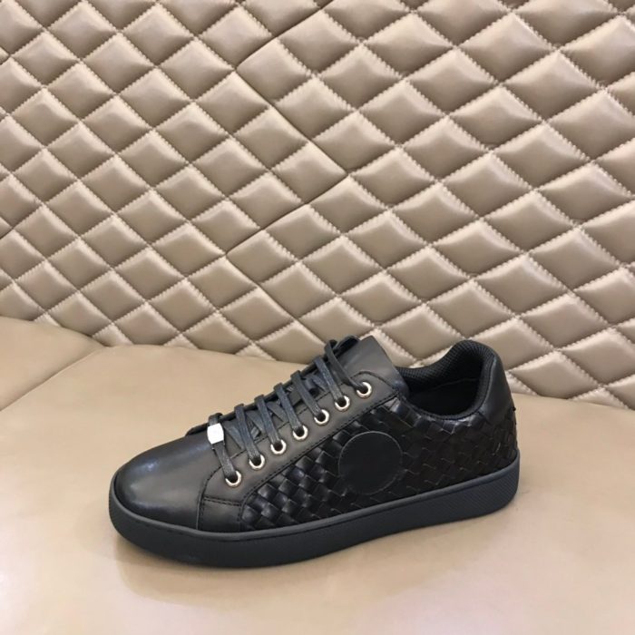Bottega Veneta 男士运动鞋黑色 85024
