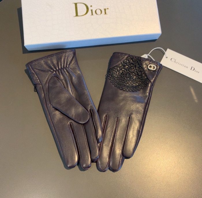 深紫色 Dior 手套