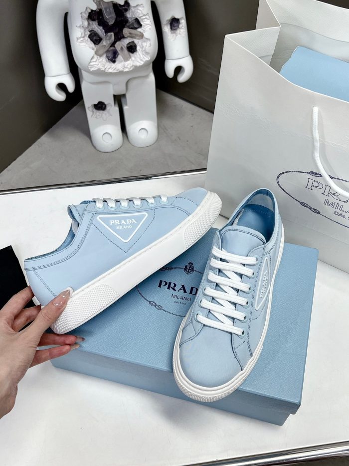 Prada 女式 Macro 再生尼龙拉绒运动鞋蓝色 1.2 英寸/30 毫米 PRD