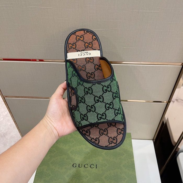 Gucci 男士 GG Supreme 凉鞋橙色和绿色 624879