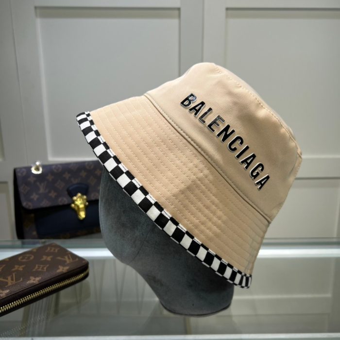 Balenciage 渔夫帽 奶油色帽子