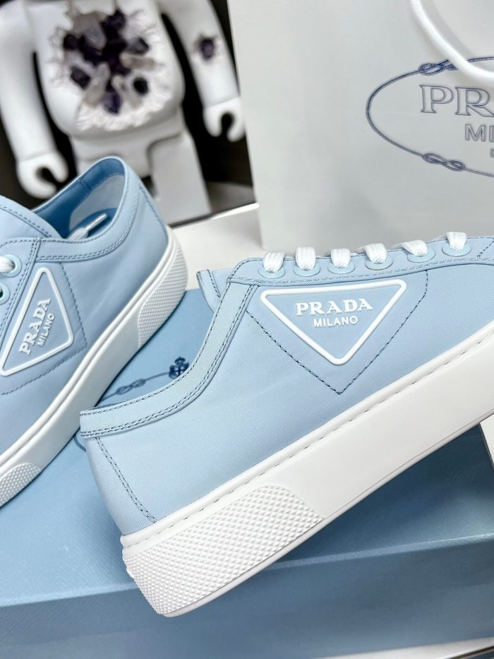 Prada 女式 Macro 再生尼龙拉绒运动鞋蓝色 1.2 英寸/30 毫米 PRD