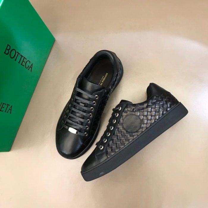 Bottega Veneta 男士运动鞋黑色 85024