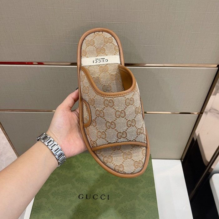 Gucci 男式 GG Supreme 拖鞋男士棕色和米色 624879