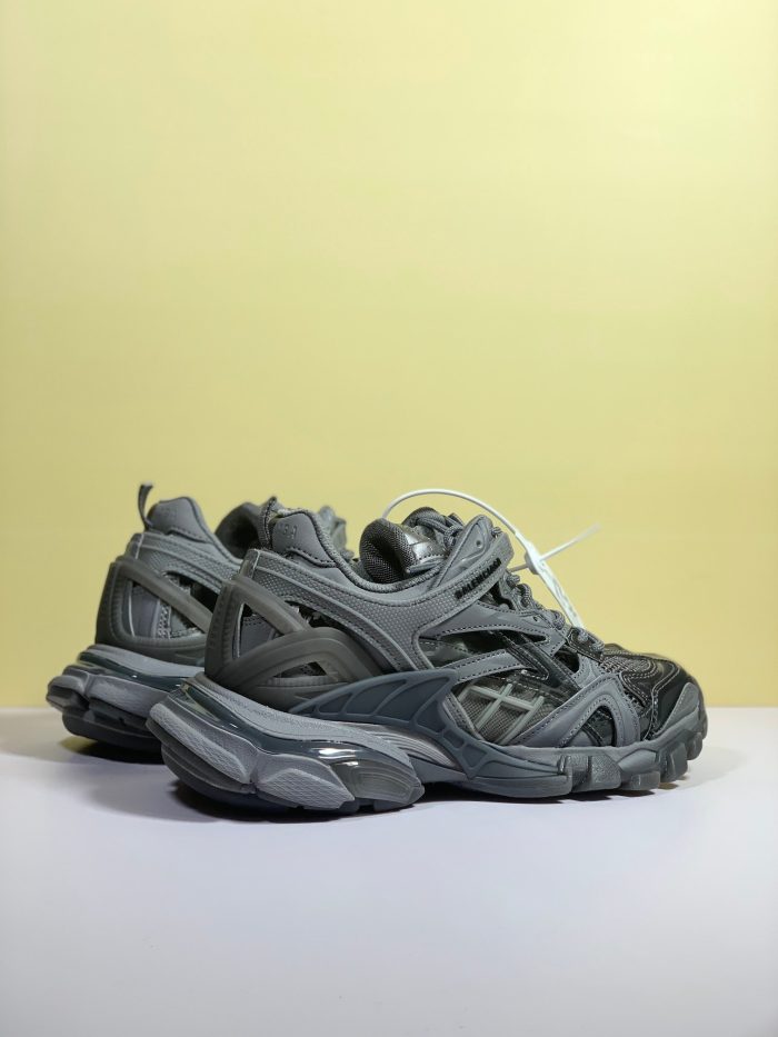 Balenciaga Track.2 男士灰色透明鞋底运动鞋