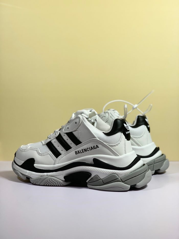 Balenciaga x Adidas Triple S 女式白色运动鞋