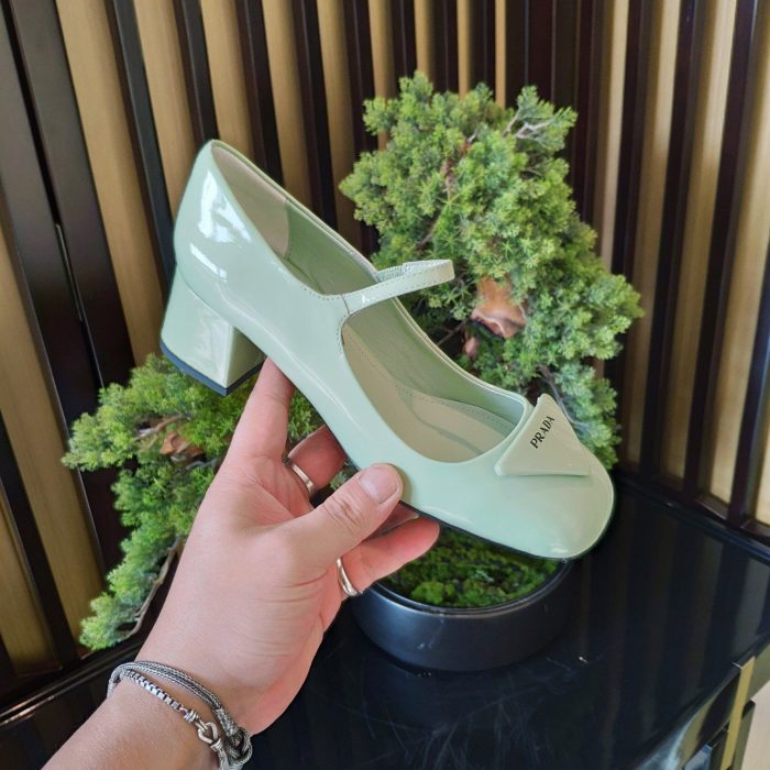 Prada 女式专利绿色高跟鞋 1.8 英寸/45 毫米 PRD
