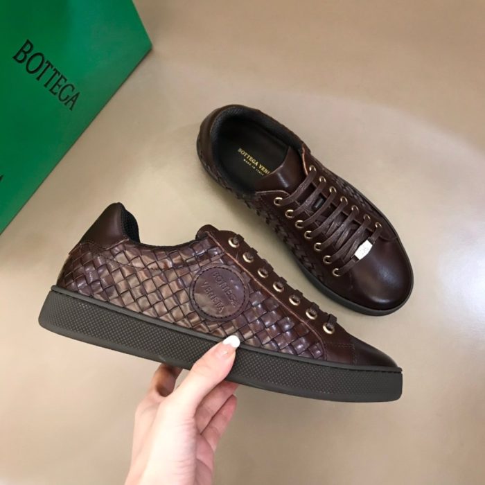 Bottega Veneta 男士运动鞋棕色 85024