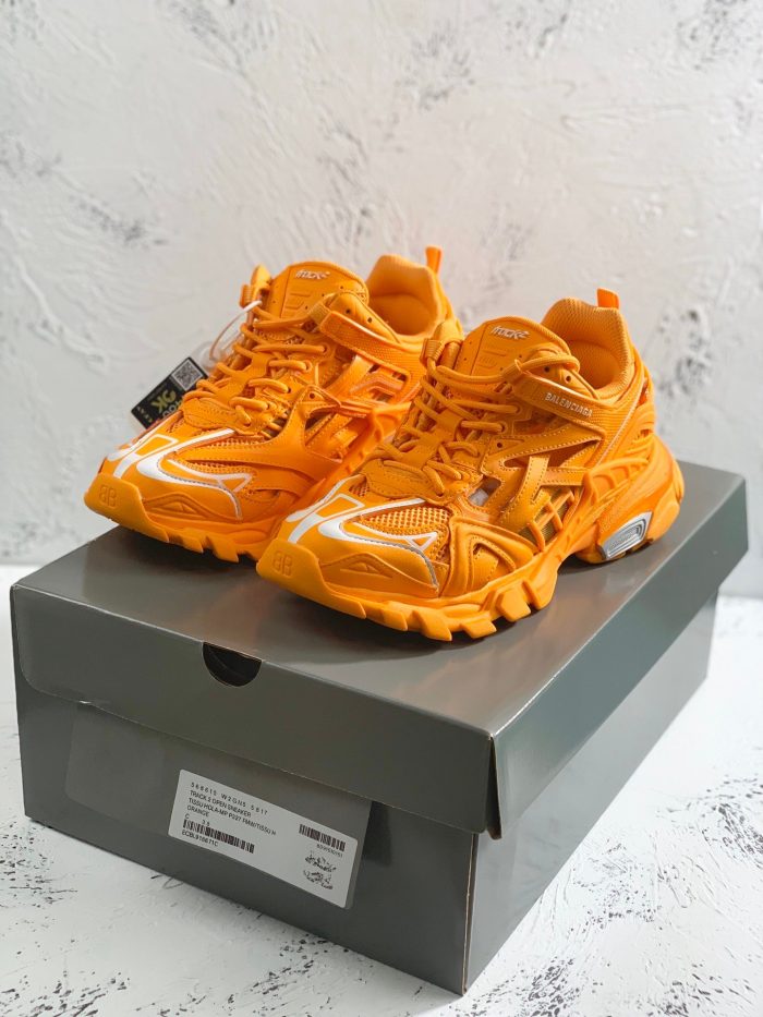 Balenciaga Track.2 女式透明鞋底黄色运动鞋