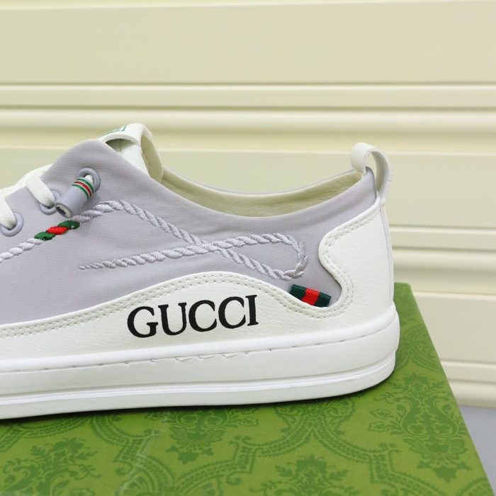 Gucci 男式扭绳刺绣白色和浅紫色男士运动鞋