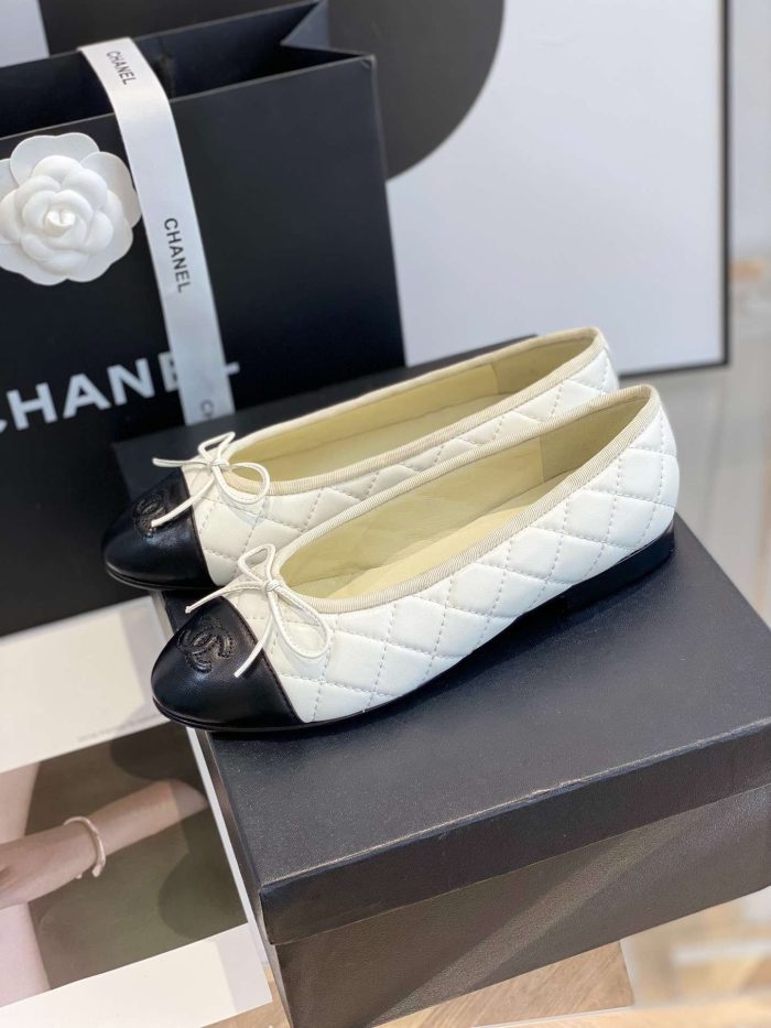 Chanel 女士白色芭蕾平底鞋