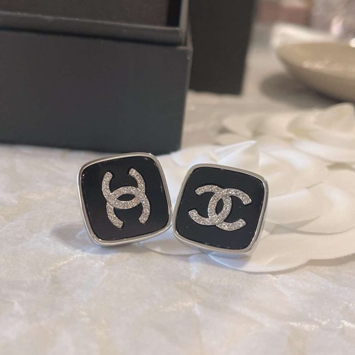 Chanel CC 女士黑色耳钉