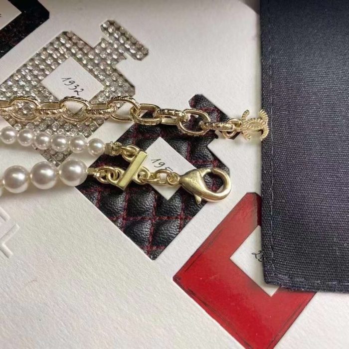 Chanel 双珍珠皇冠项链 白色 女士