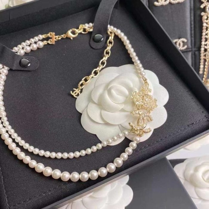 Chanel 双珍珠皇冠项链 白色 女士